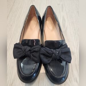 Bandolino Shiny Black Loafers with Knotted Bow